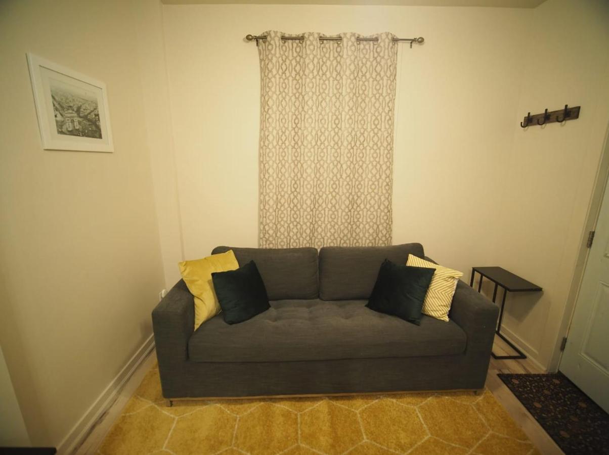 Cozy 1 Bedroom Centrally Located ฮามิลตัน ภายนอก รูปภาพ